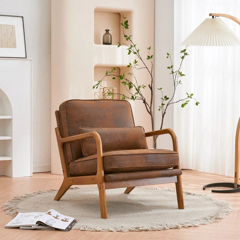 Gestoffeerde accentstoel in midcenturymoderne stijl