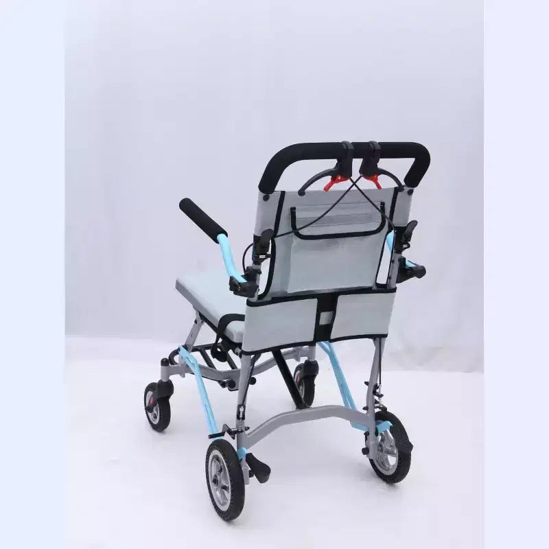 Fauteuil roulant de transport ultra léger pour personnes âgées, pliable et portable, avec frein à main verrouillable et accoudoirs rabattables amovibles