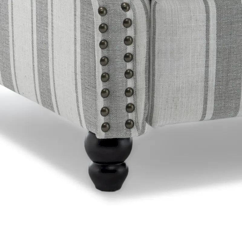 Set di 2 poltrone reclinabili con seduta imbottita e borchie decorative