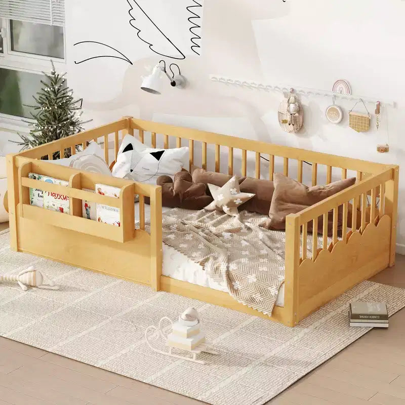 Bellemave-Kinderbodenbett mit erhöhtem Rausfallschutz und Bücherregal, hölzernes Montessori-Einzelbettgestell für Mädchen und Jungen